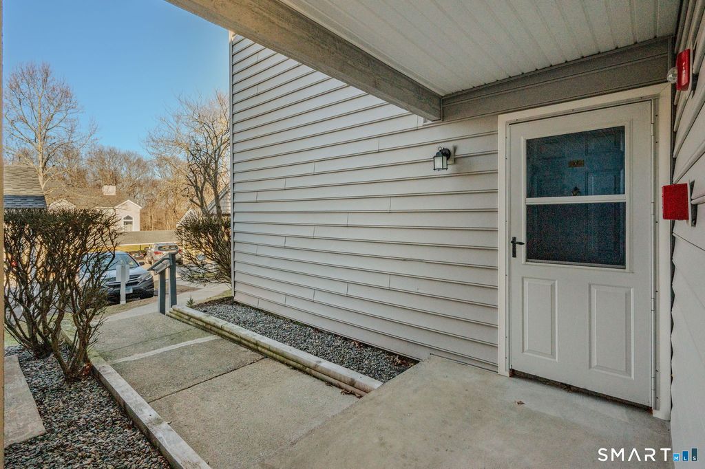 Photo of 75 Crown Knoll Court #APT 107, Groton, CT 06340 (MLS # 24146242)