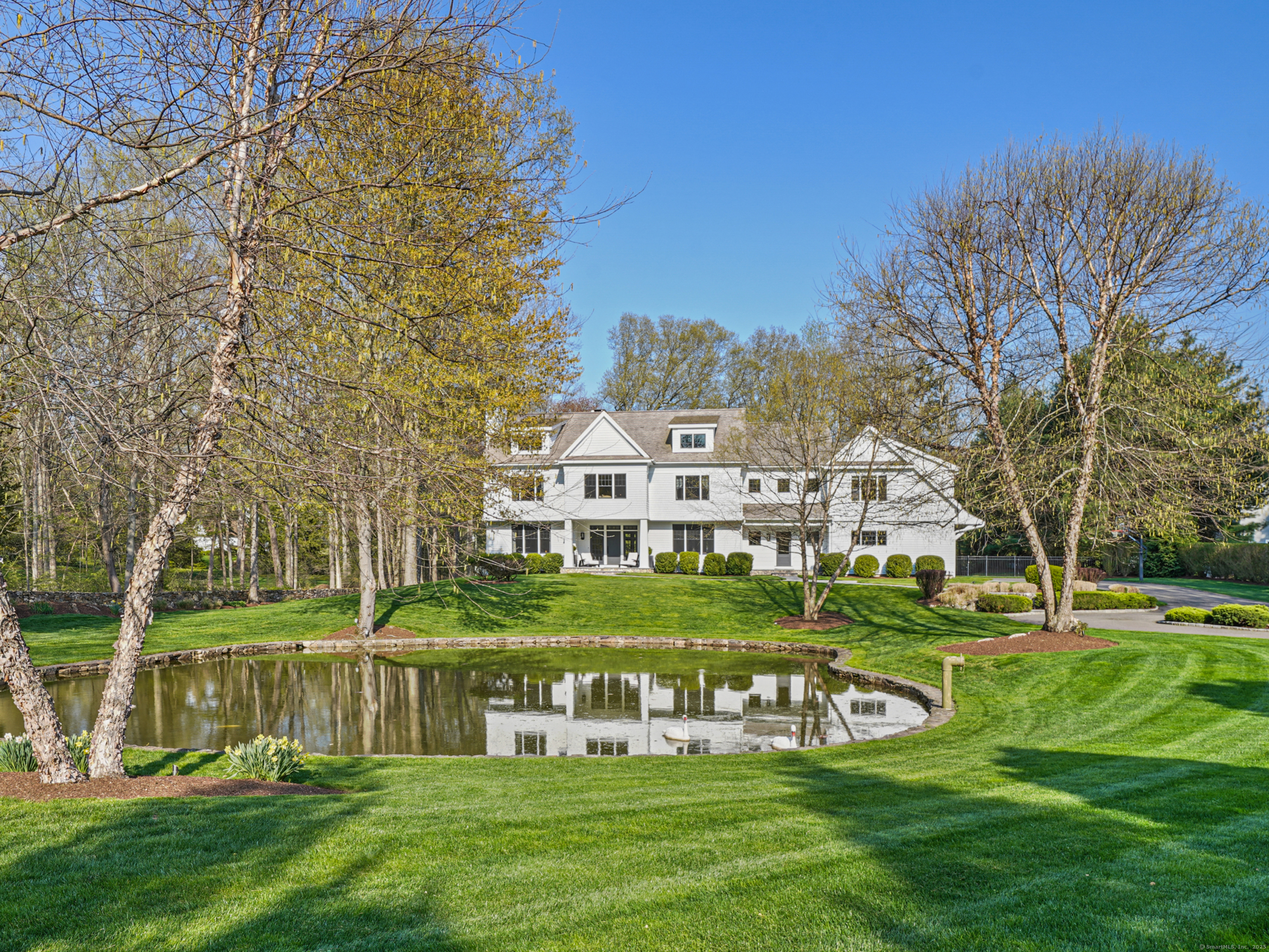 Good Hill Road, Weston, Connecticut - 5 Bedrooms  
6.5 Bathrooms  
14 Rooms - 