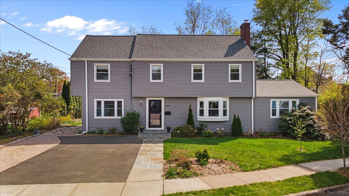 Property for Sale at Carmalt Road, Hamden, Connecticut - Bedrooms: 4 
Bathrooms: 3 
Rooms: 10  - $569,000
