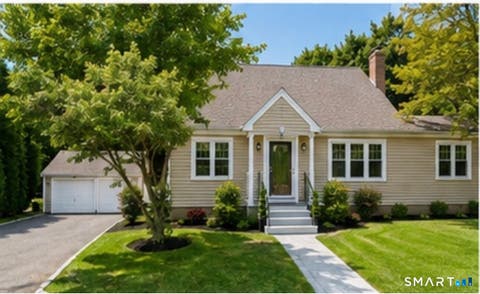 Photo of 38 City Hill Court, Naugatuck, CT 06770 (MLS # 24197963)