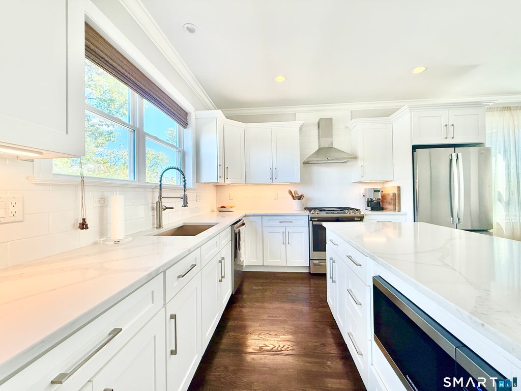 Photo of 35 Terrace Place #2, Stamford, CT 06902 (MLS # 24213054)