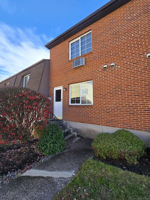921 Hamilton Avenue APT 11 Waterbury CT 06706