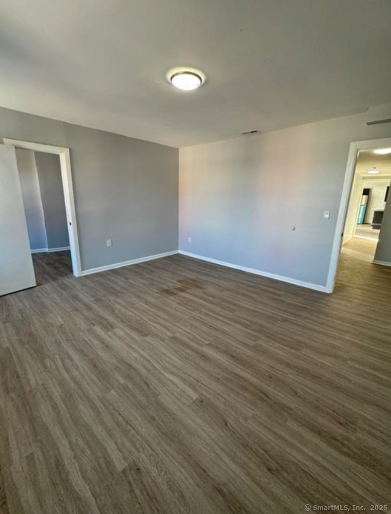 Rental Property at E Main Street 455 Unit 3, Bridgeport, Connecticut - Bedrooms: 4 
Bathrooms: 1 
Rooms: 7  - $2,750 MO.