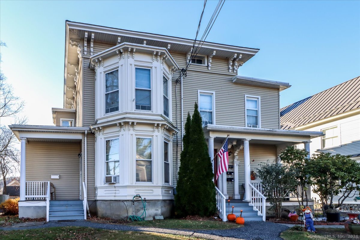 10 S Main Street F, New Milford, Connecticut - 1 Bedrooms  
1 Bathrooms  
2 Rooms - 