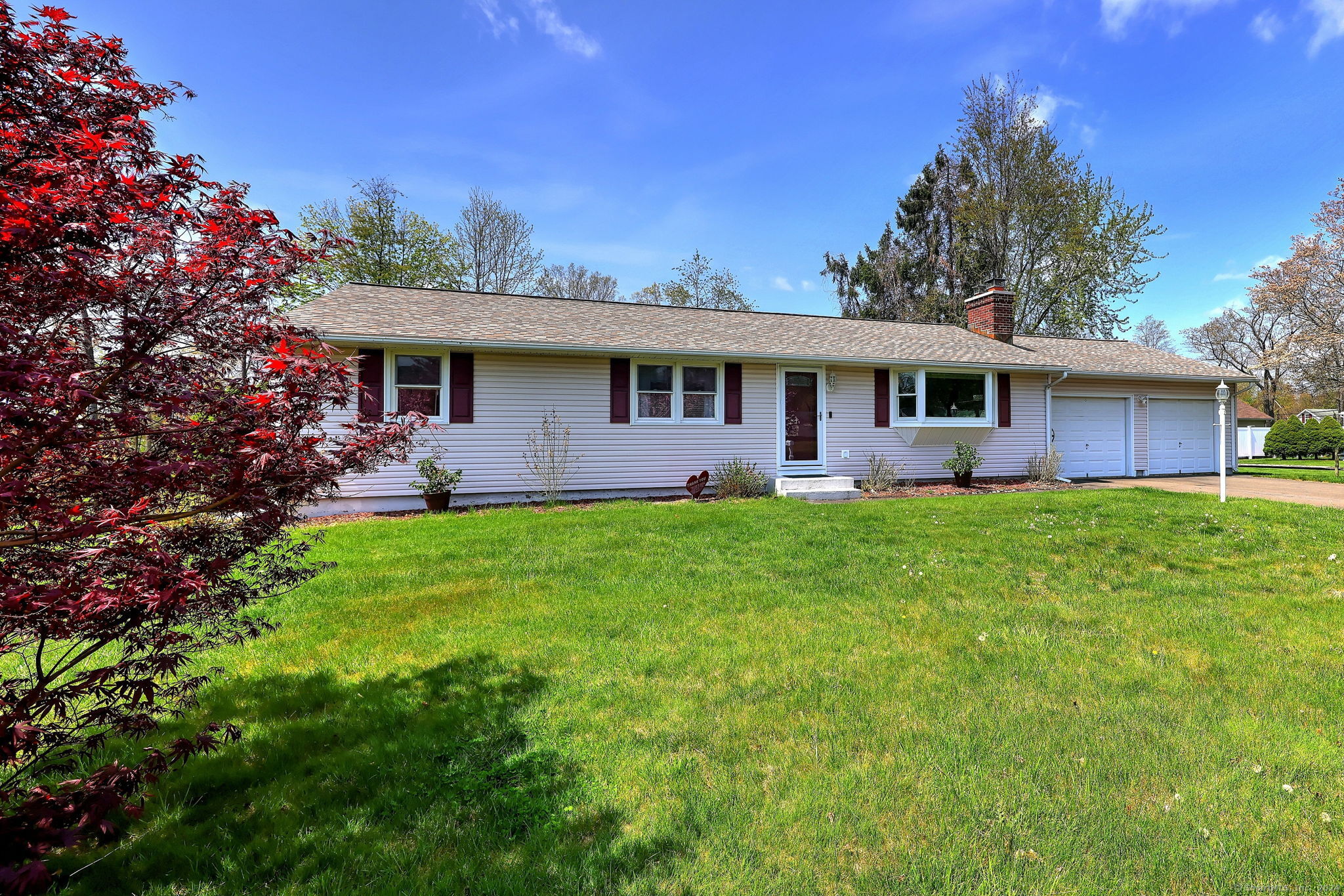Property for Sale at 6 Papa Lane, North Haven, Connecticut - Bedrooms: 3 
Bathrooms: 2 
Rooms: 6  - $399,900