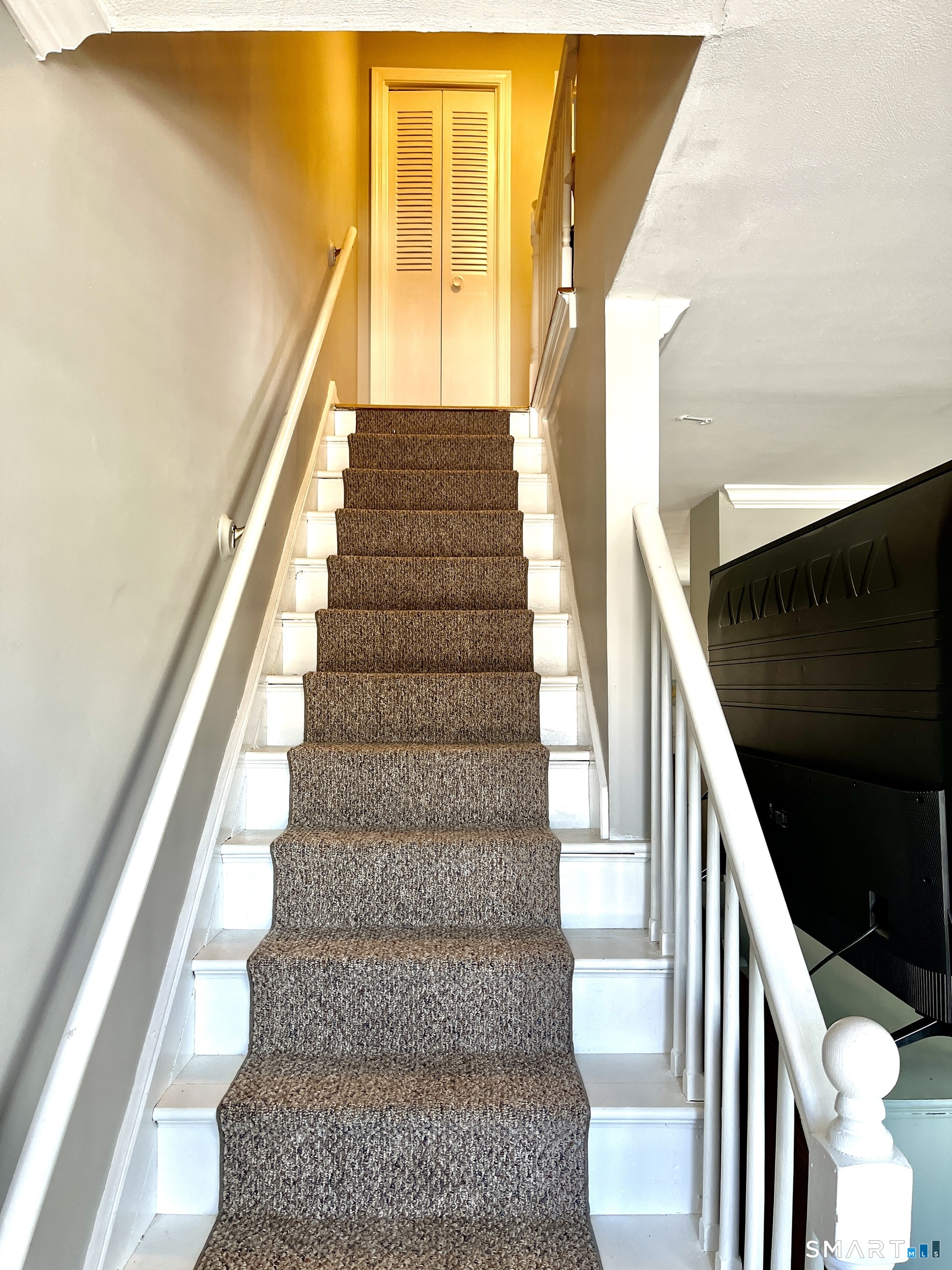 25 Riverside Drive E4