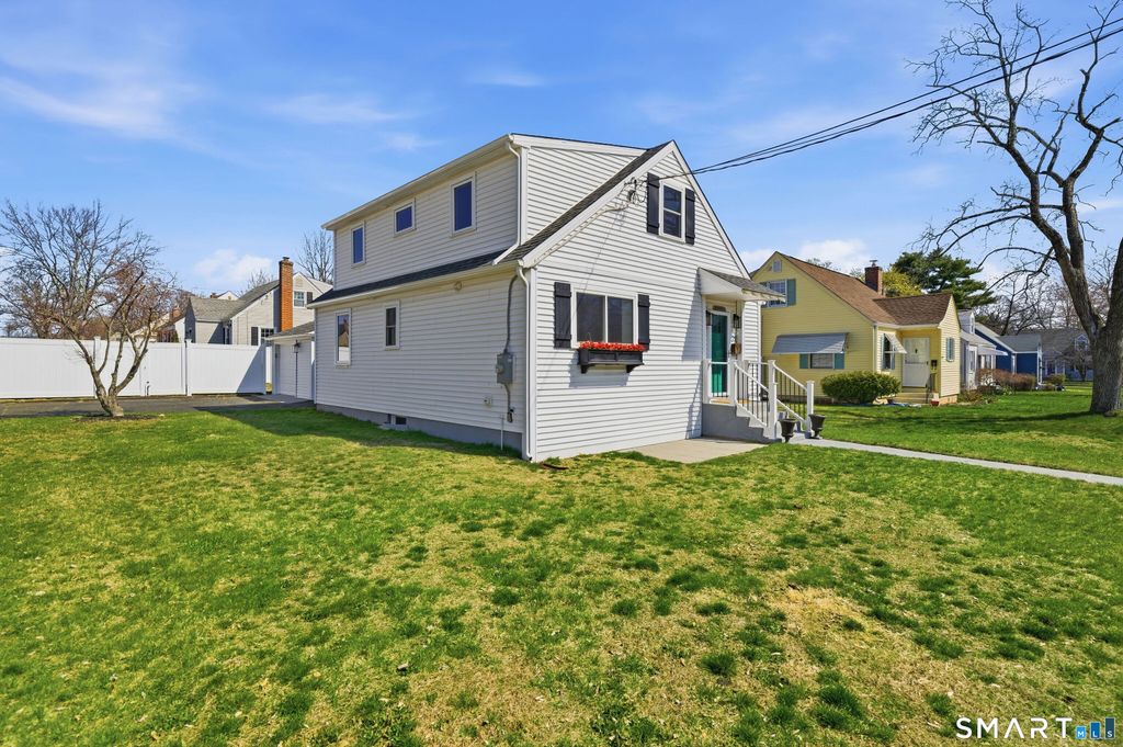 Photo of 21 Deepwood Drive, Manchester, CT 06040 (MLS # 24166485)