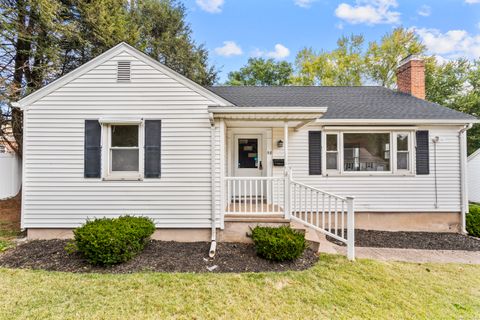 Photo of 58 Jacobs Terrace, Middletown, CT 06457 (MLS # 24133326)