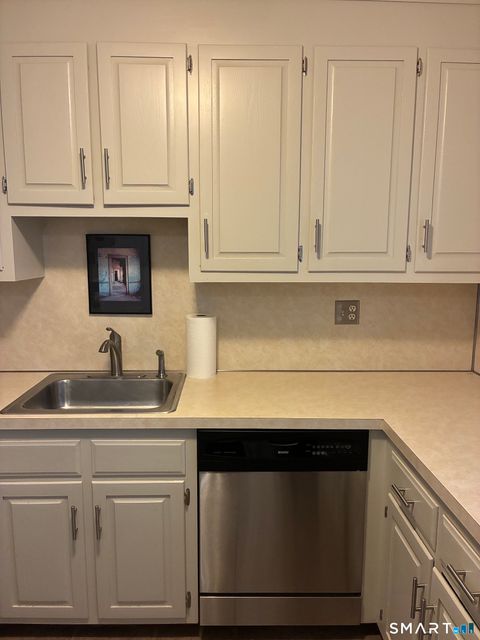 Tiny photo for 462 Glendale Avenue #11, Bridgeport, CT 06606 (MLS # 24166046)