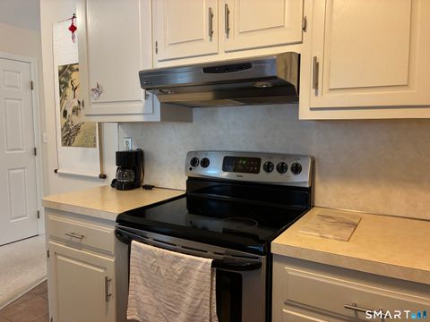 Tiny photo for 462 Glendale Avenue #11, Bridgeport, CT 06606 (MLS # 24166046)