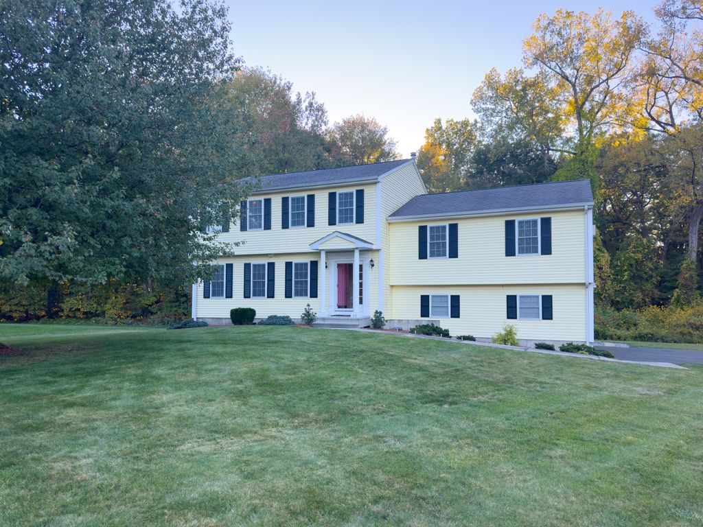 Photo of 35 Fairfield Lane, Bloomfield, CT 06002 (MLS # 24132610)