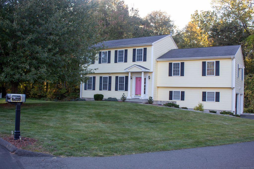 Photo of 35 Fairfield Lane, Bloomfield, CT 06002 (MLS # 24132610)