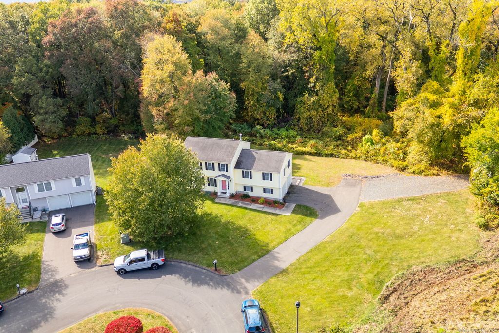 Photo of 35 Fairfield Lane, Bloomfield, CT 06002 (MLS # 24132610)