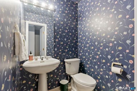 Tiny photo for 38 Harbour Close #38, New Haven, CT 06519 (MLS # 24154687)