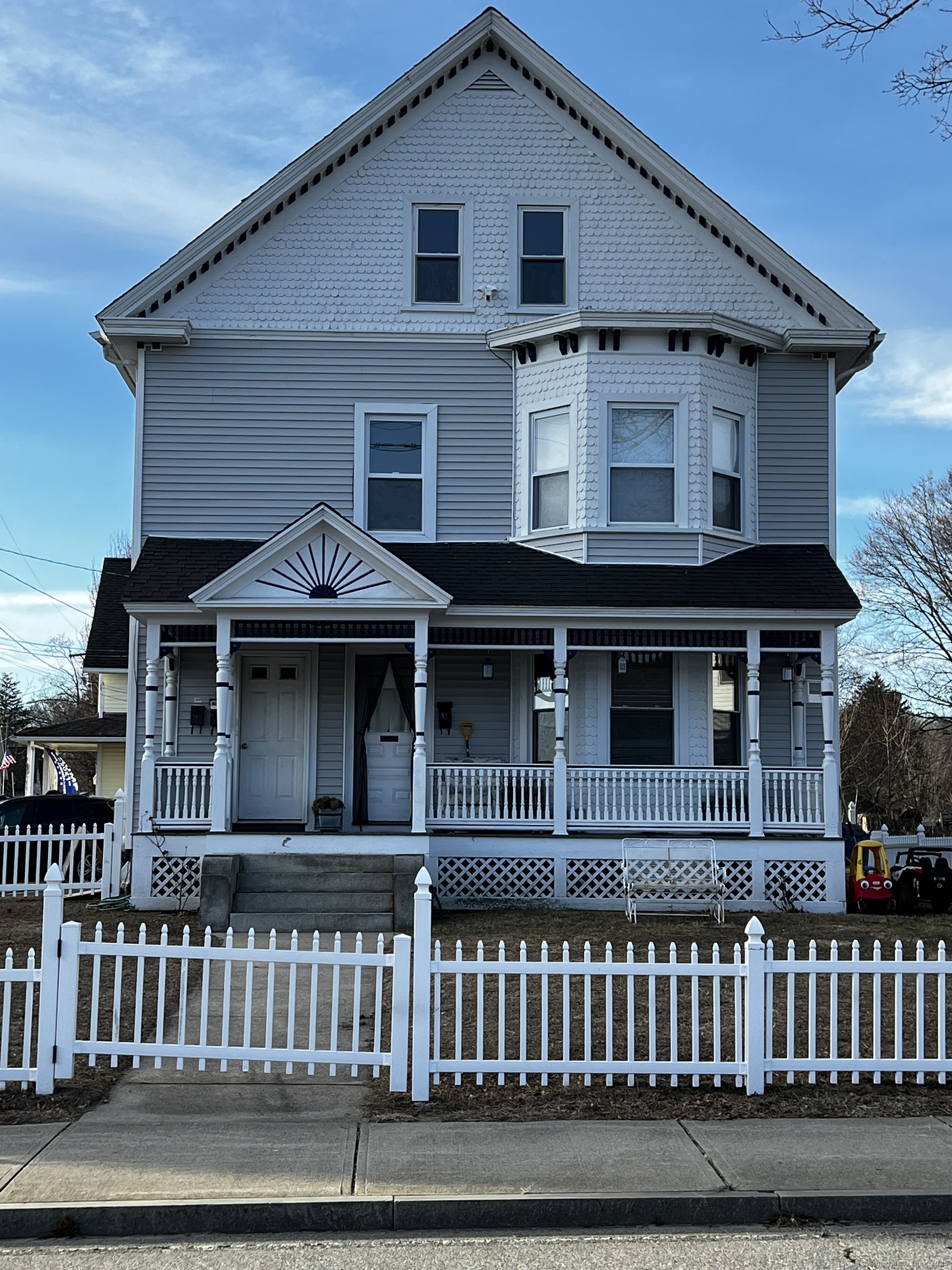 Main Street, Plainfield, Connecticut - 5 Bedrooms  
3 Bathrooms  
13 Rooms - 