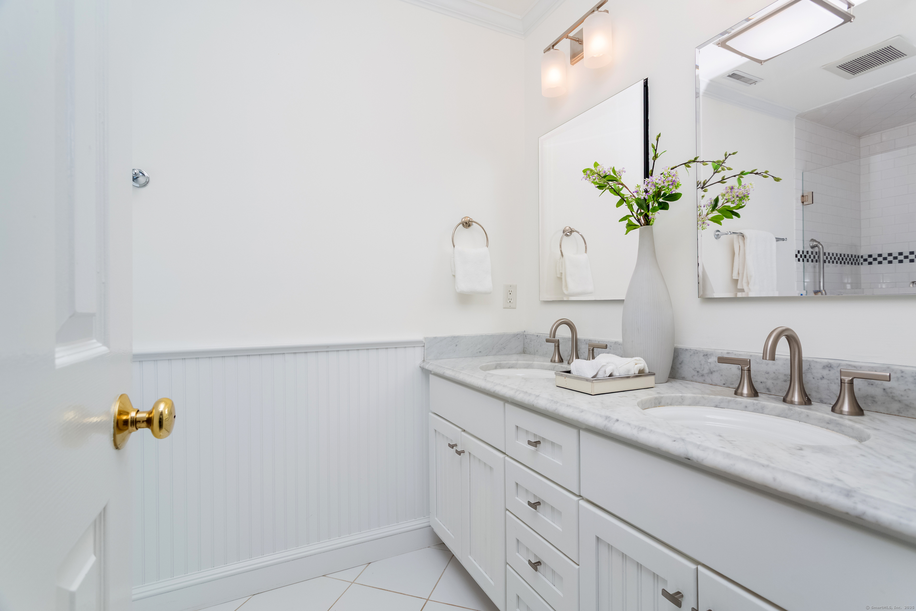 Westport, Connecticut 06880, United States, 2 Bedrooms Bedrooms, ,3 BathroomsBathrooms,Residential,Active,210564