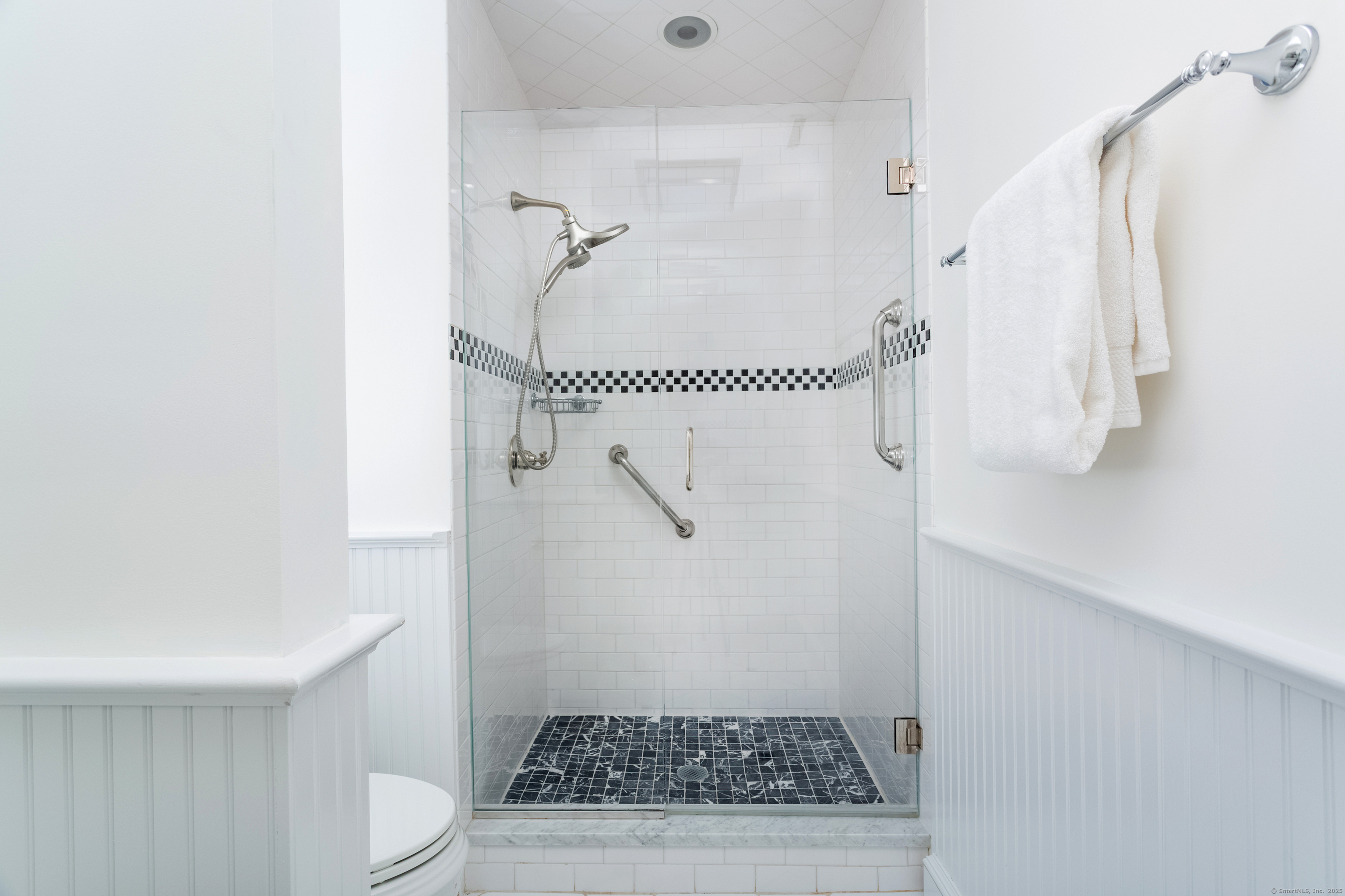 Westport, Connecticut 06880, United States, 2 Bedrooms Bedrooms, ,3 BathroomsBathrooms,Residential,Active,210564