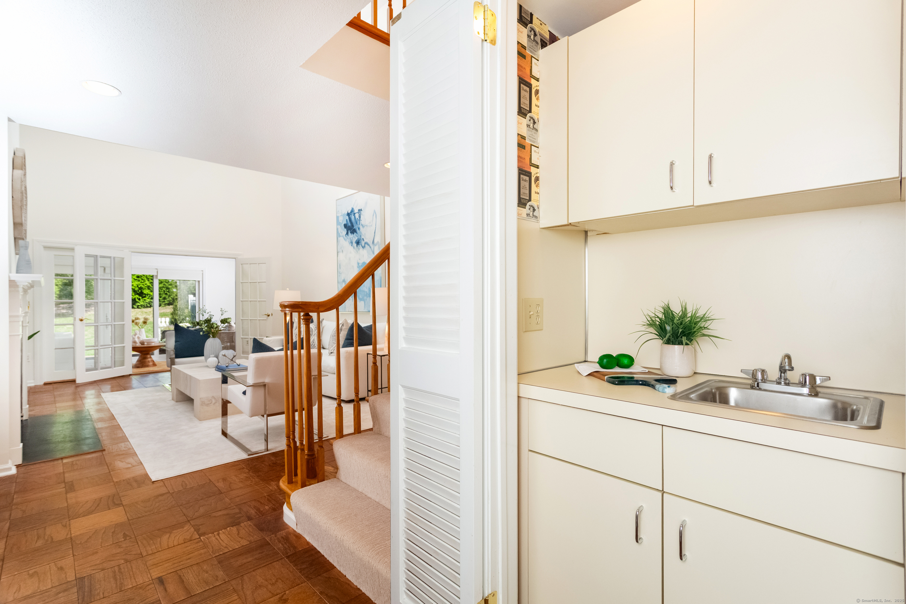 Westport, Connecticut 06880, United States, 2 Bedrooms Bedrooms, ,3 BathroomsBathrooms,Residential,Active,210564