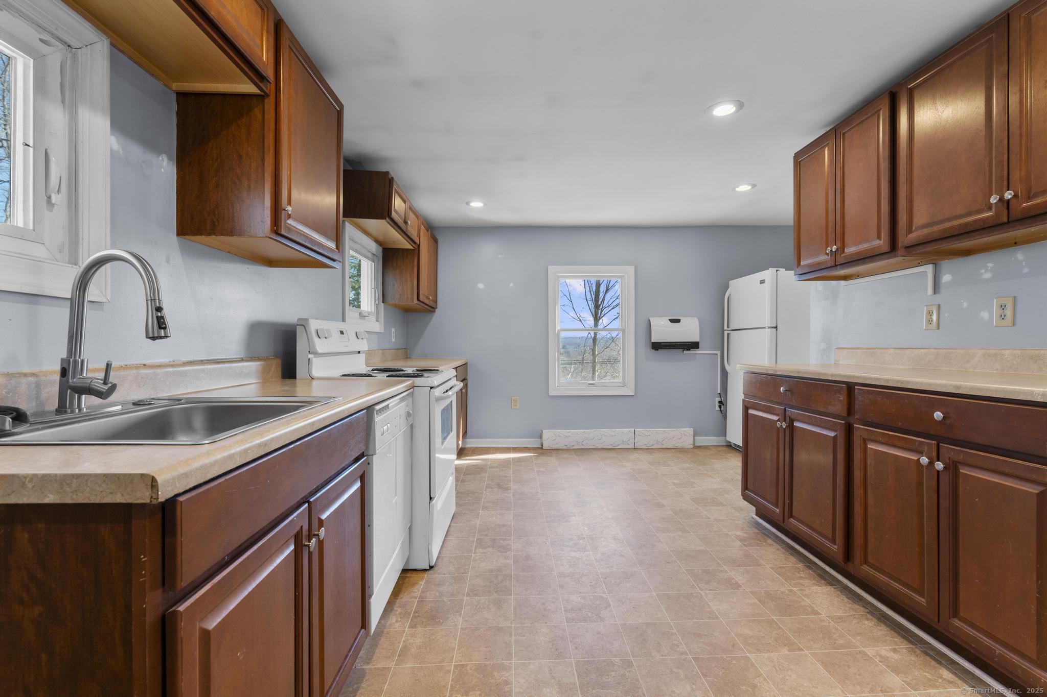 25 Nooks Hill Road, Cromwell, Connecticut image 5