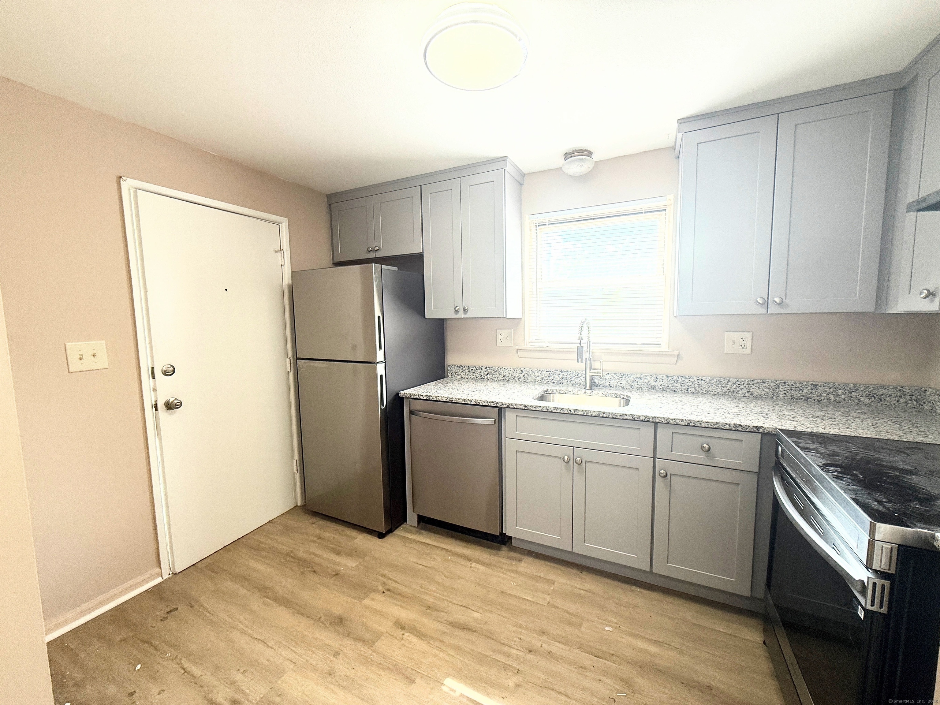 10 Colonial Drive APT A