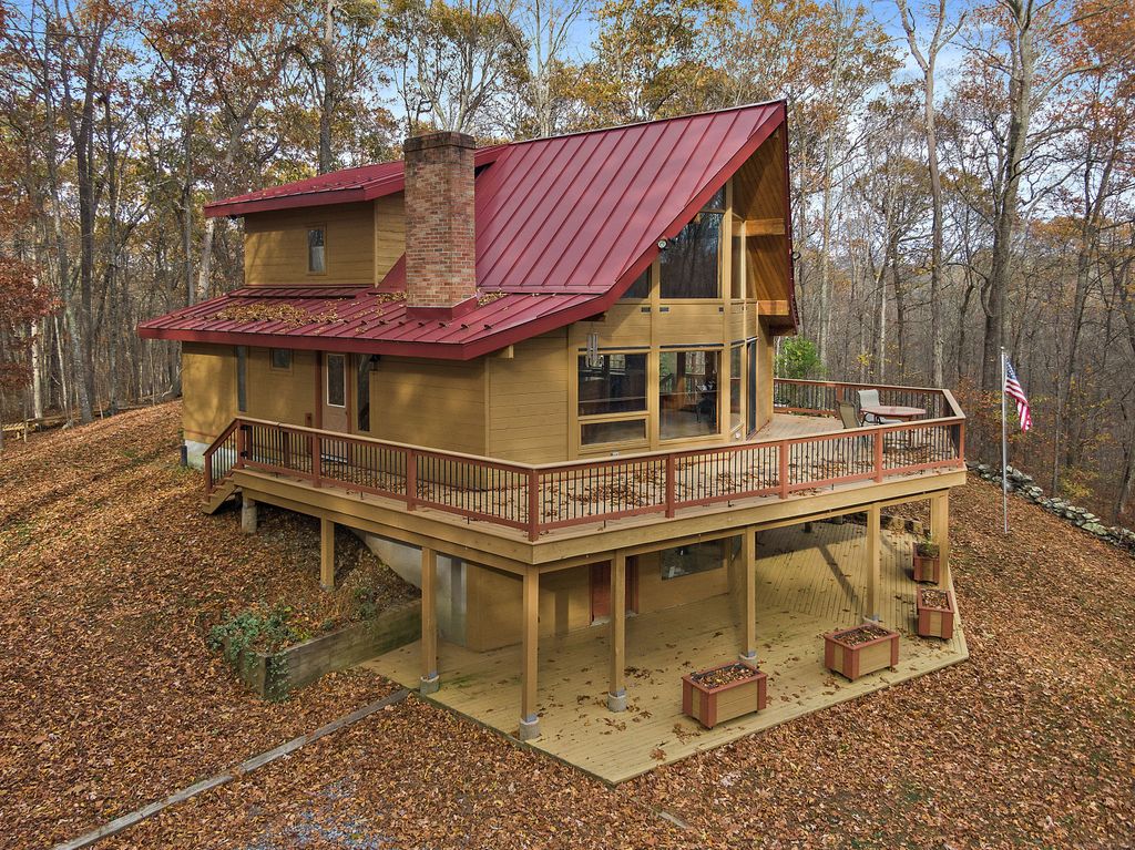 Photo of 29 Lake Of Isles Road, Preston, CT 06365 (MLS # 24136419)