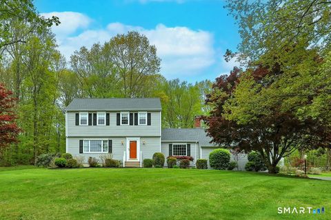 Homes For Sale - 41 Tuttle Court<br/> Bethany, CT 06524