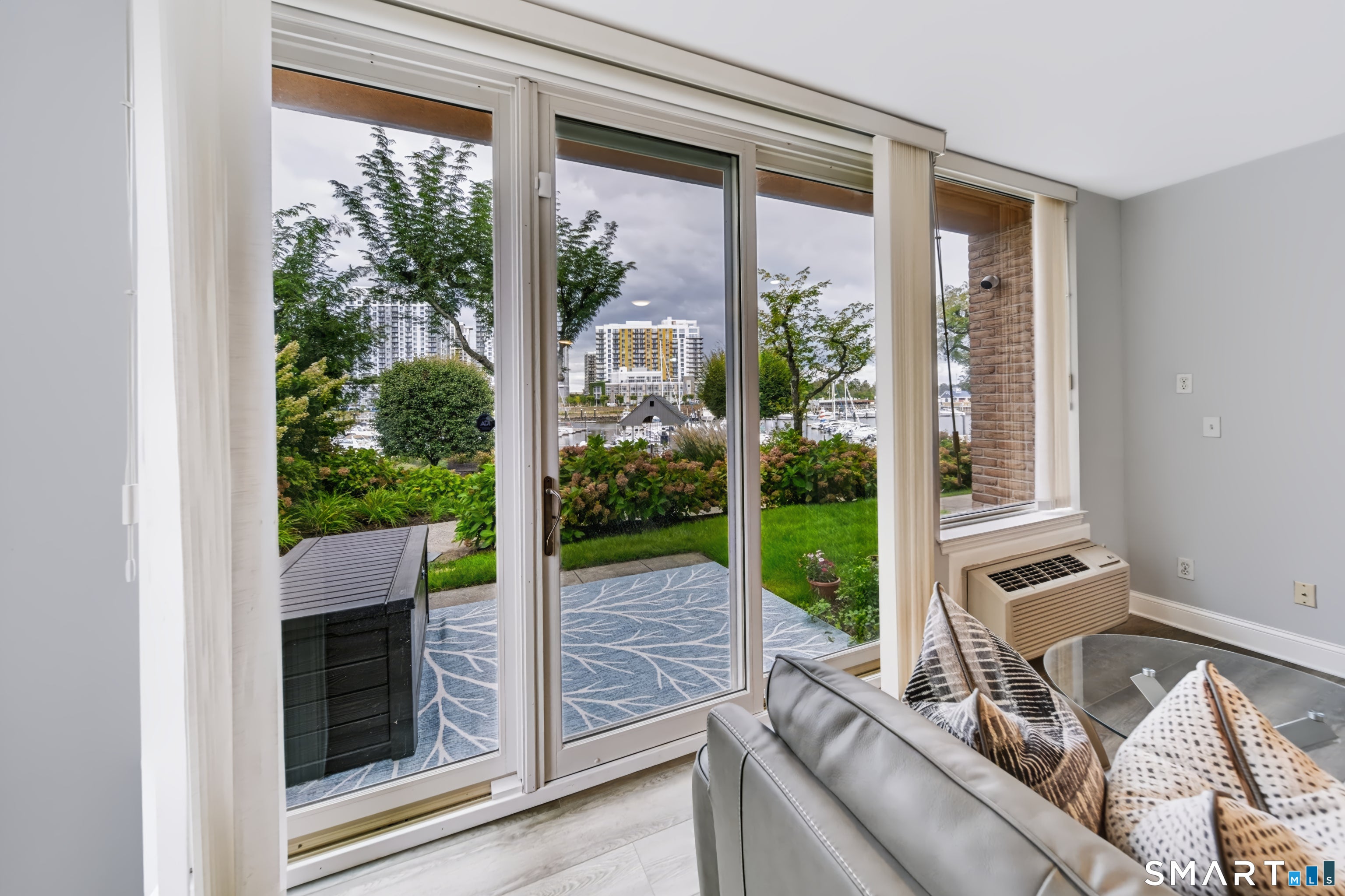 98 Southfield Avenue 101