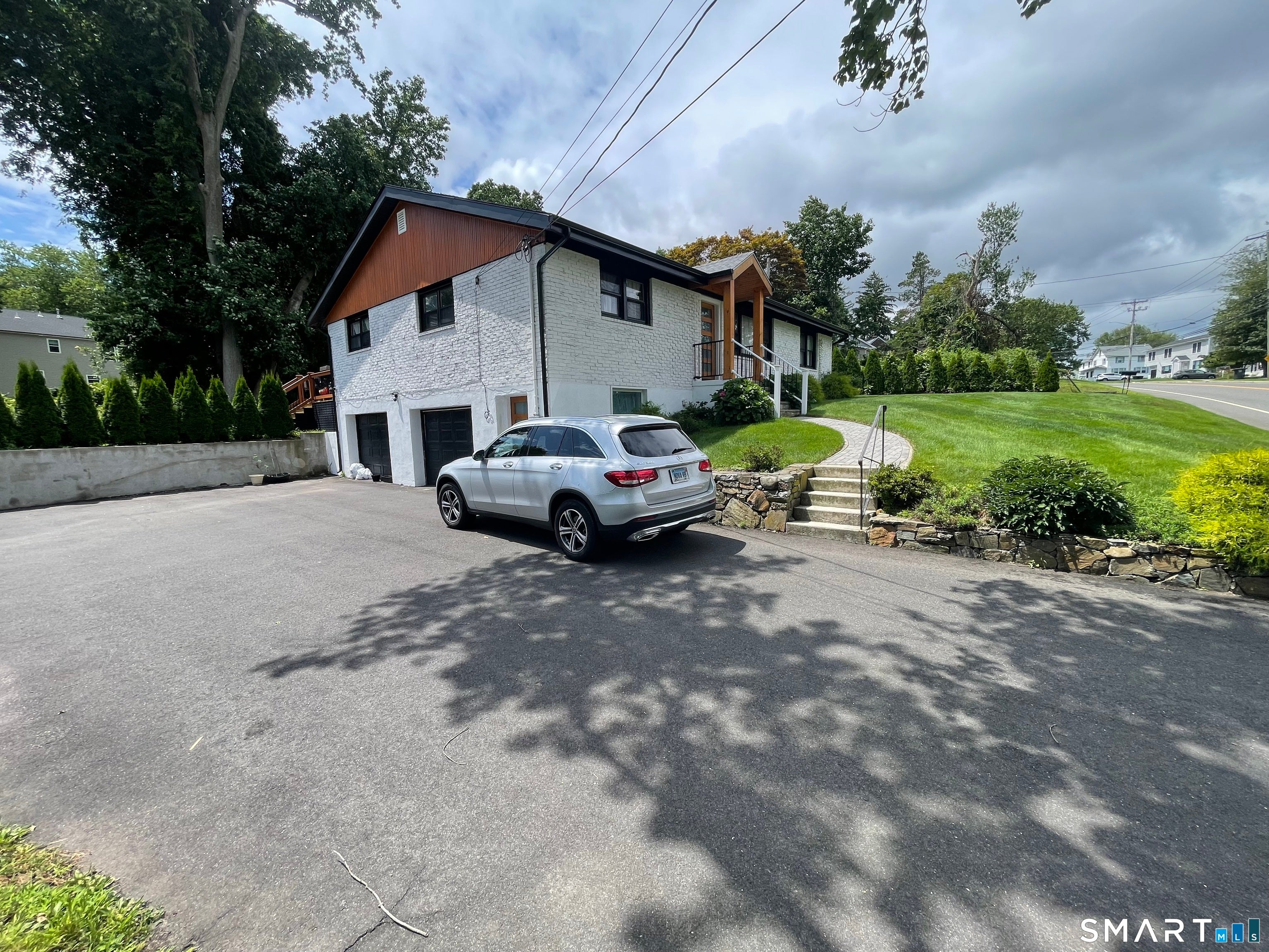 88 Yale Avenue
