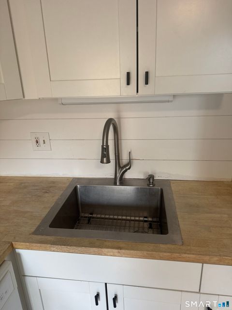 Tiny photo for 239 Old Farms Road #5C, Avon, CT 06001 (MLS # 24162858)