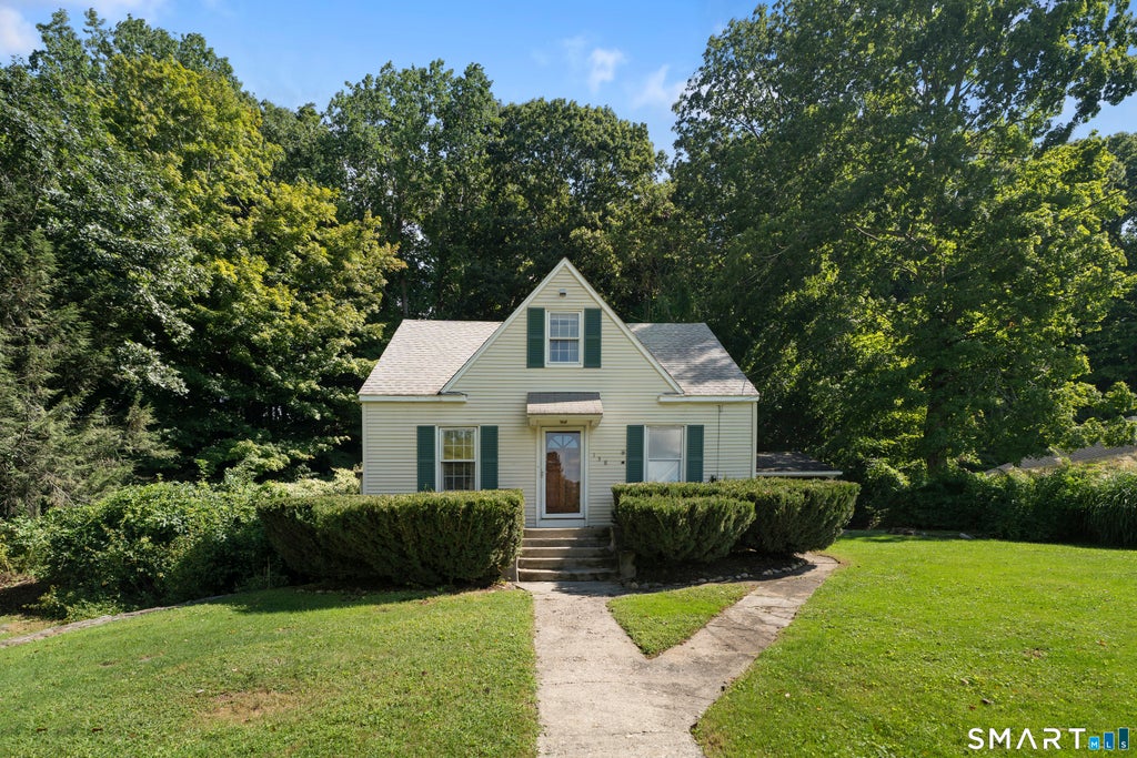 Photo of 138 Steinmann Avenue, Middlebury, CT 06762 (MLS # 24203915)