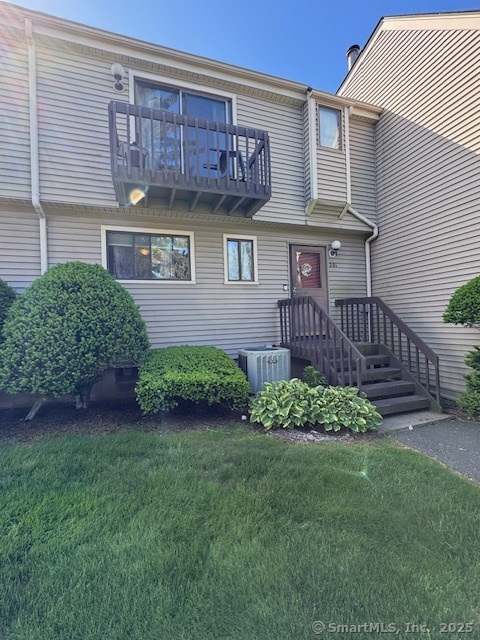Property for Sale at Yale Avenue 201, Meriden, Connecticut - Bedrooms: 3 
Bathrooms: 3 
Rooms: 5  - $249,900