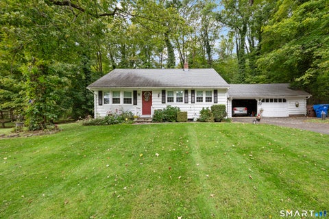 Homes For Sale - 84 Mountain View Terrace<br/> New Haven County, North Branford, CT 06513