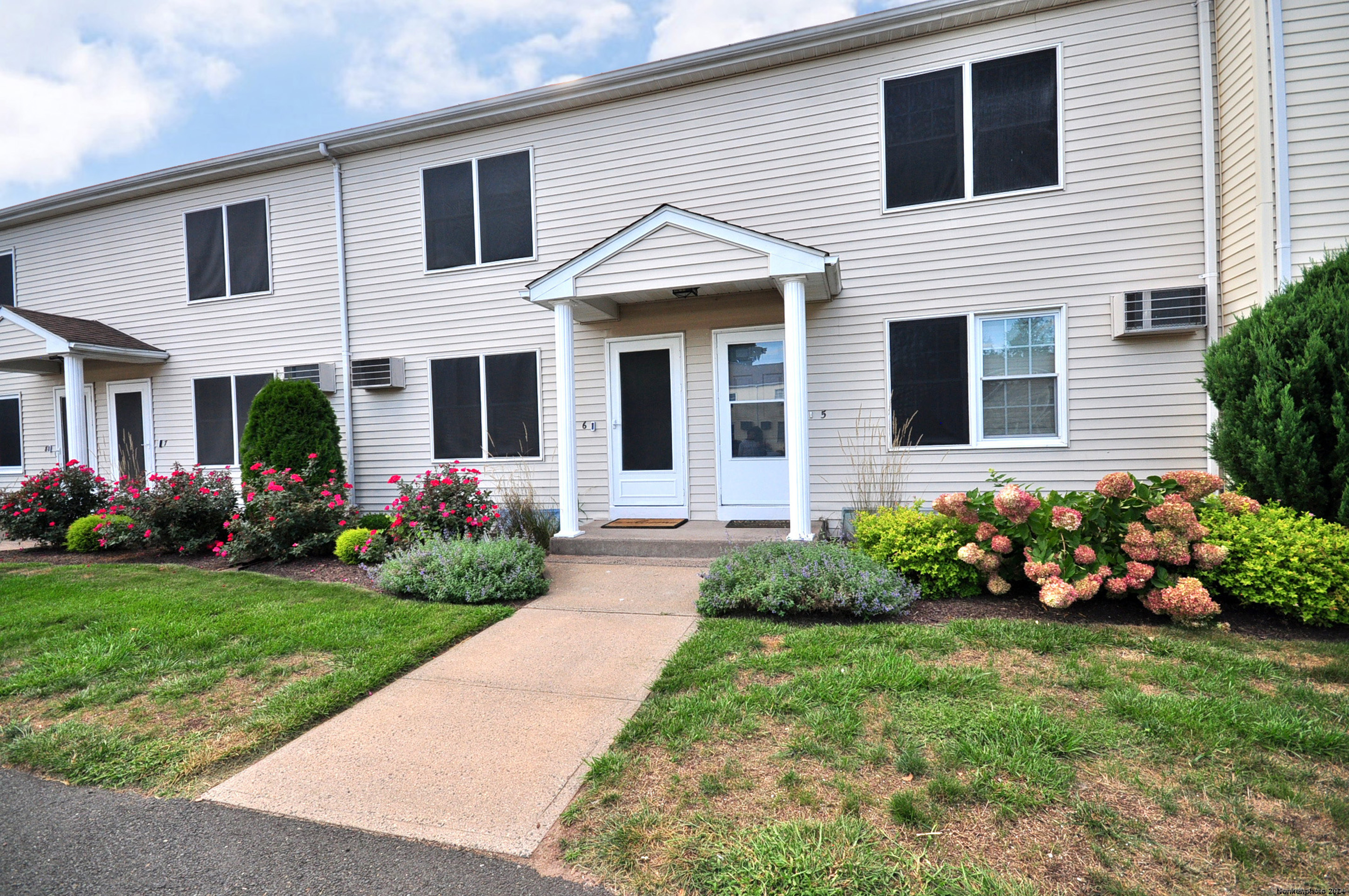 View Manchester, CT 06040 townhome