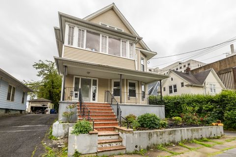 Photo of 25 Hunting Street #2nd floor, Bridgeport, CT 06606 (MLS # 24142165)