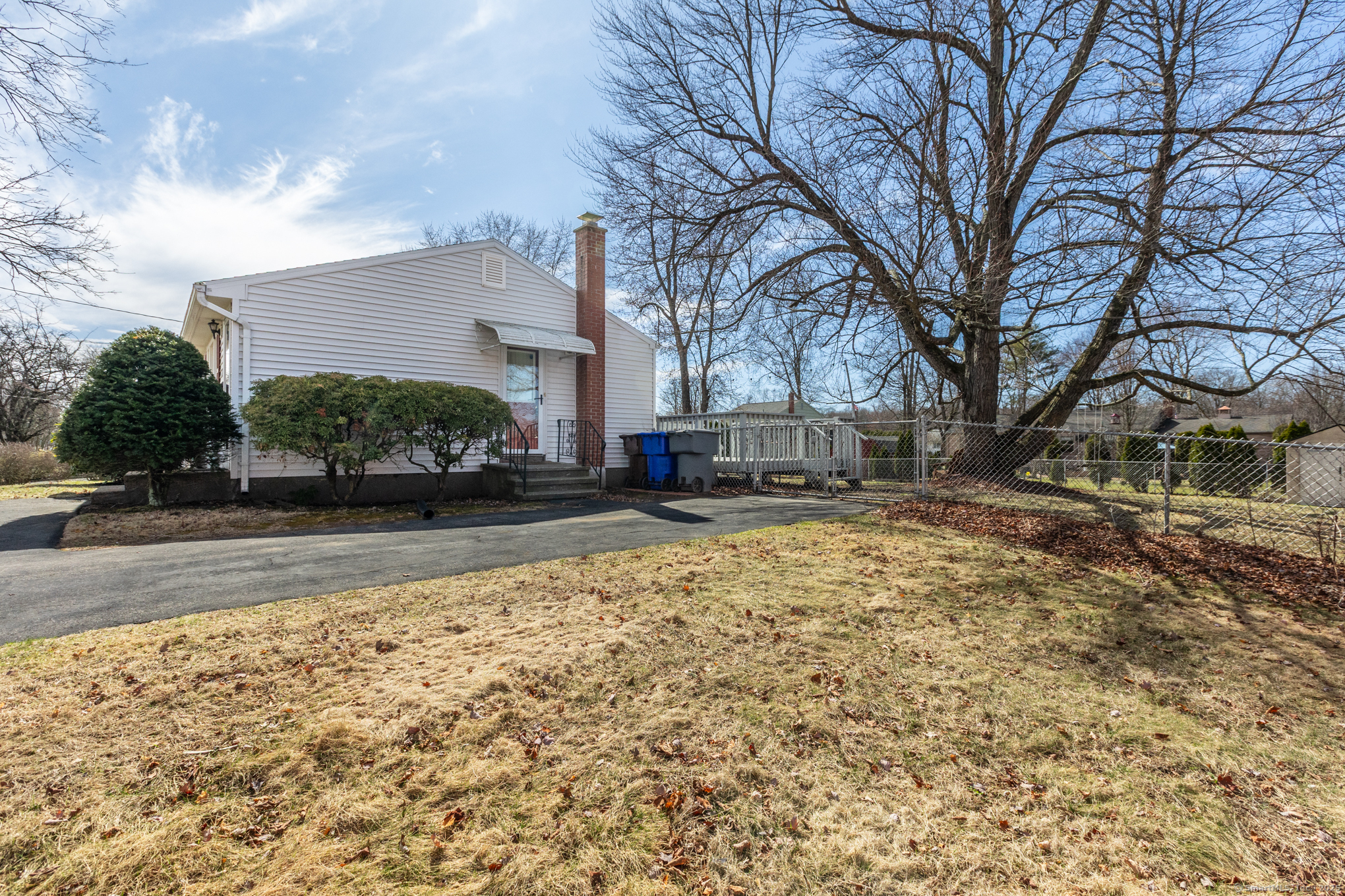 18 Middlesex Drive, Enfield, Connecticut image 4
