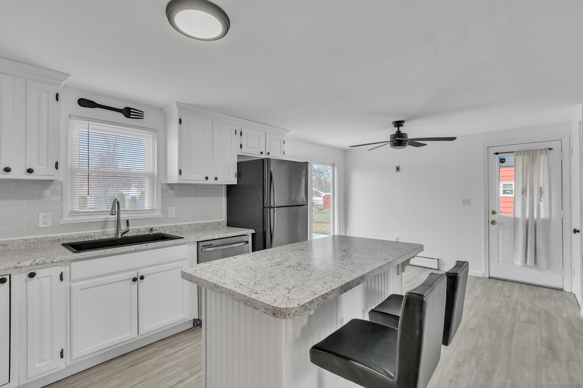 18 Middlesex Drive, Enfield, Connecticut image 12