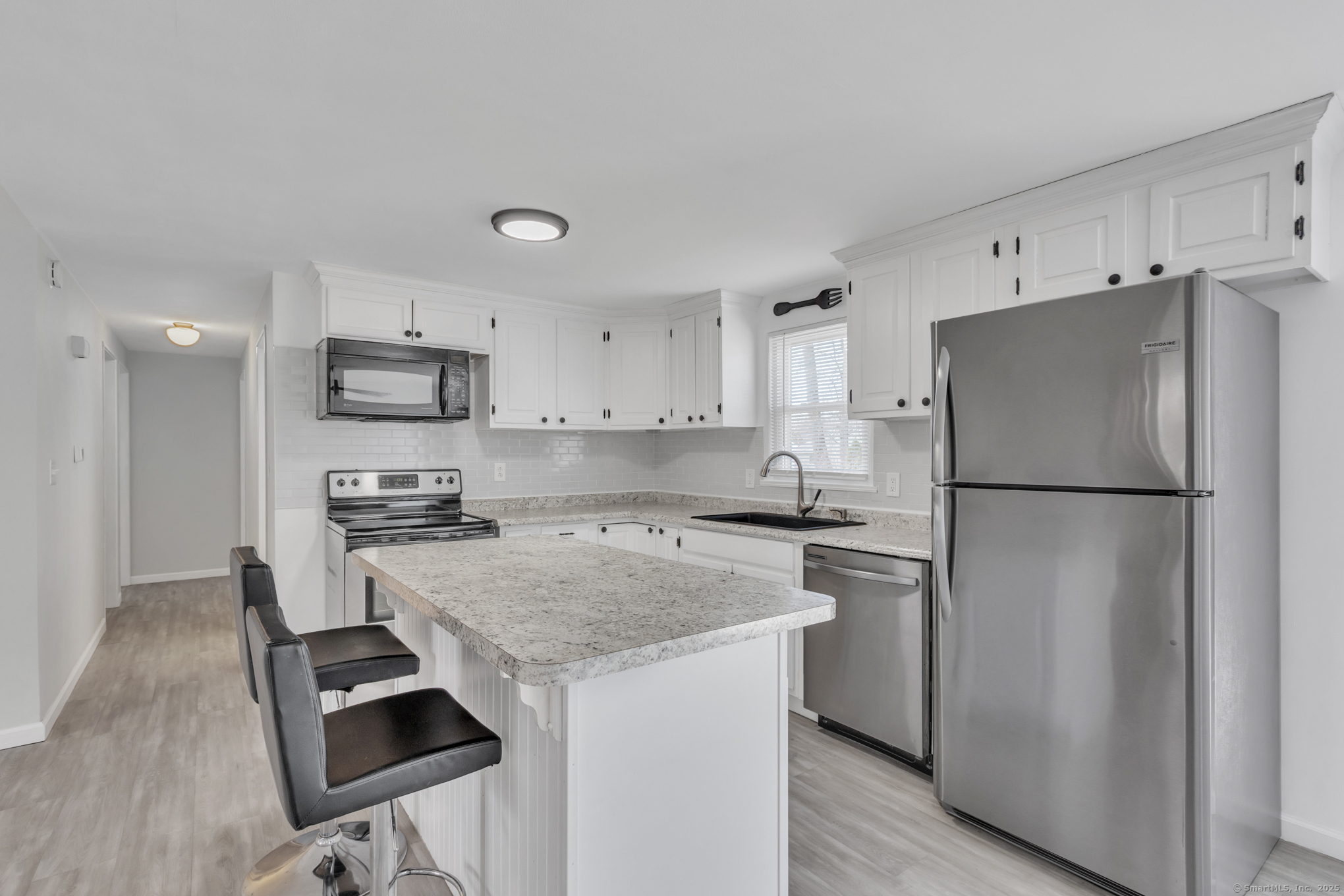 18 Middlesex Drive, Enfield, Connecticut image 8