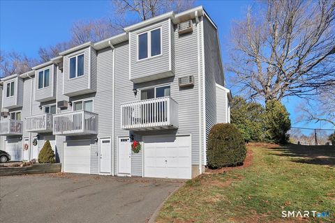 Photo of 1001 Old Colony Road #APT 4-1, Meriden, CT 06451 (MLS # 24144366)