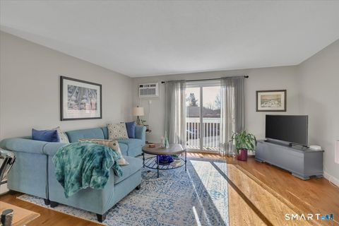 Tiny photo for 1001 Old Colony Road #APT 4-1, Meriden, CT 06451 (MLS # 24144366)