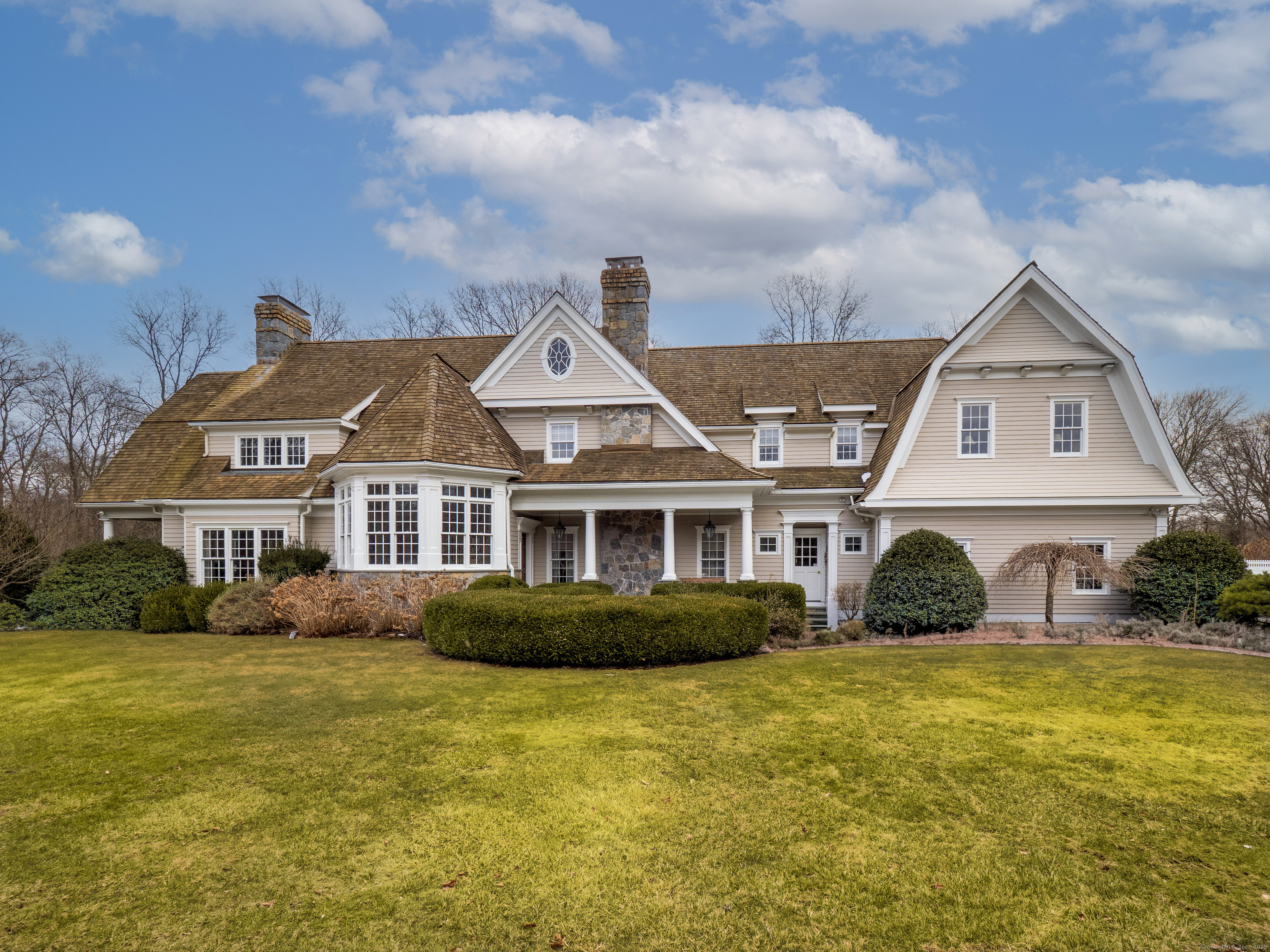 Branchville Road, Ridgefield, Connecticut - 5 Bedrooms  
5.5 Bathrooms  
14 Rooms - 