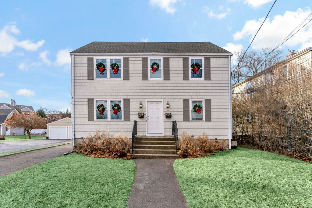 Photo of 788 Reef Road, Fairfield, CT 06824 (MLS # 24159010)