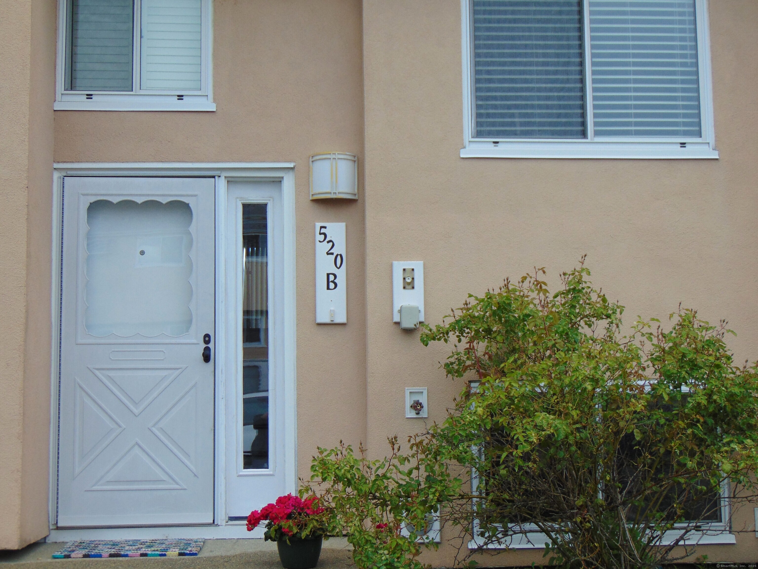 Property for Sale at Shennecossett Road 2, Groton, Connecticut - Bedrooms: 2 
Bathrooms: 2 
Rooms: 5  - $230,000