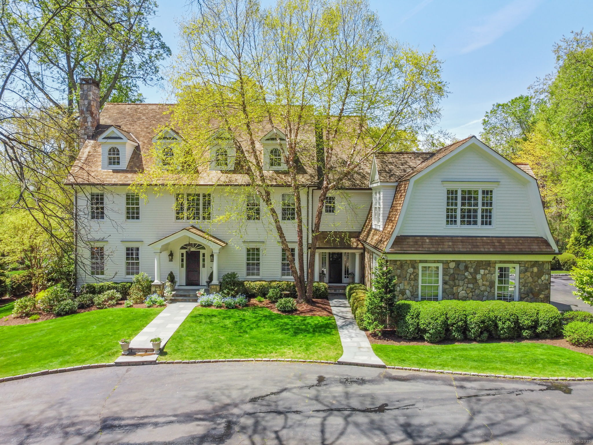 Plunkett Place, Westport, Connecticut - 5 Bedrooms  
7 Bathrooms  
16 Rooms - 