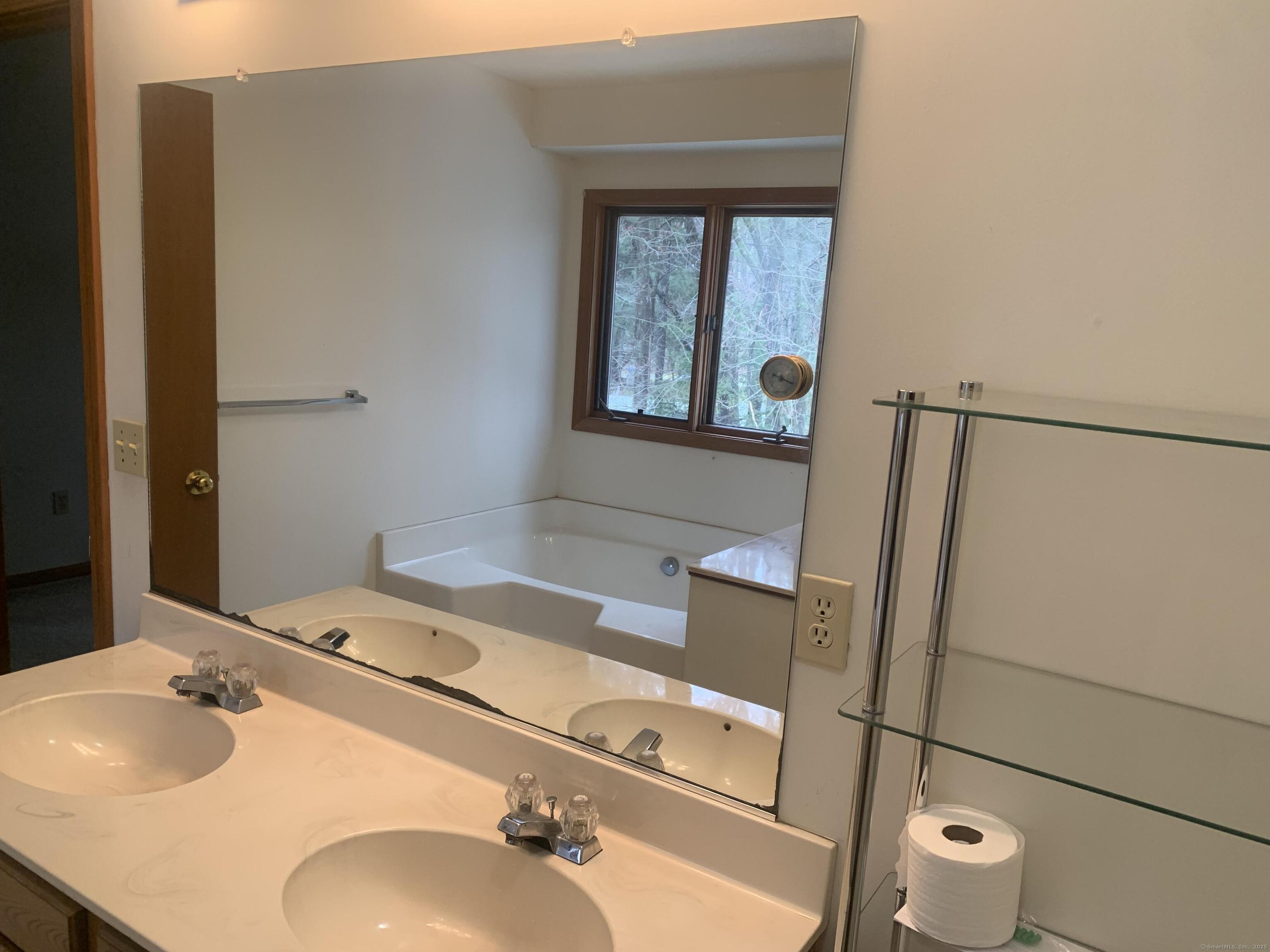 58 Amanda Circle, Windsor, Connecticut image 17