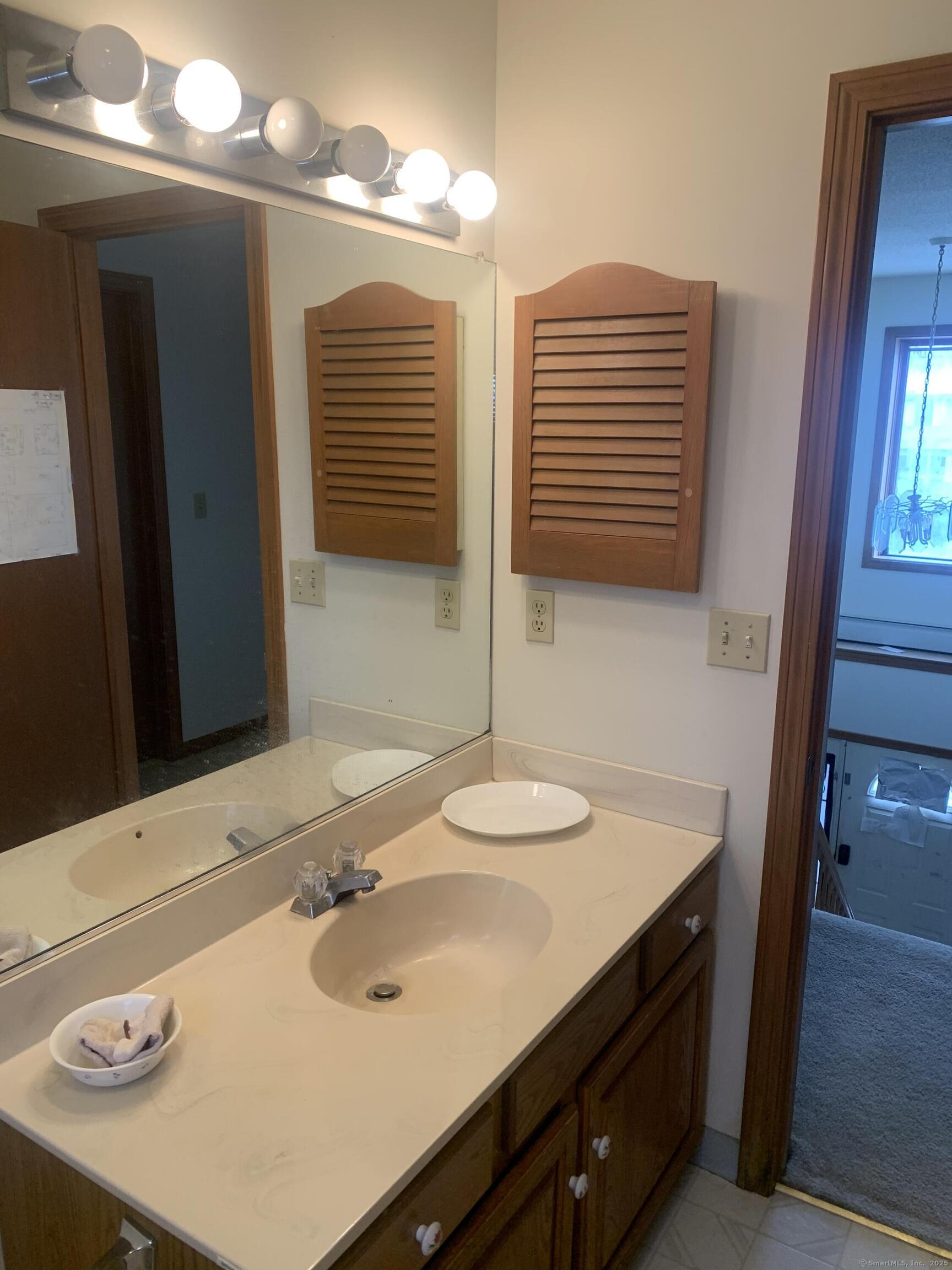 58 Amanda Circle, Windsor, Connecticut image 10