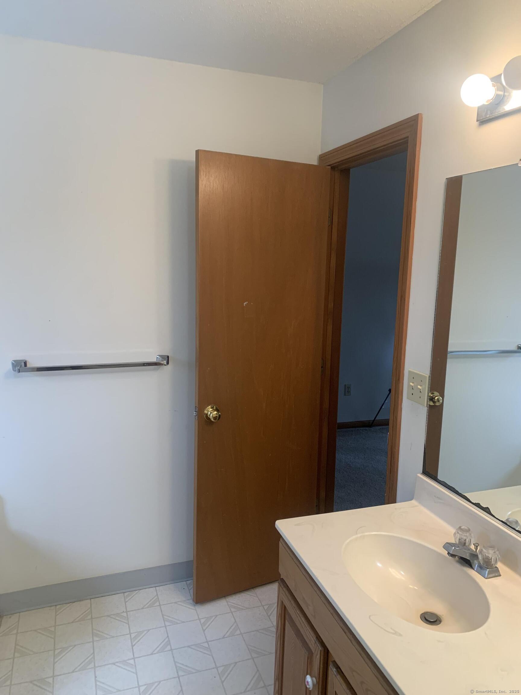 58 Amanda Circle, Windsor, Connecticut image 16