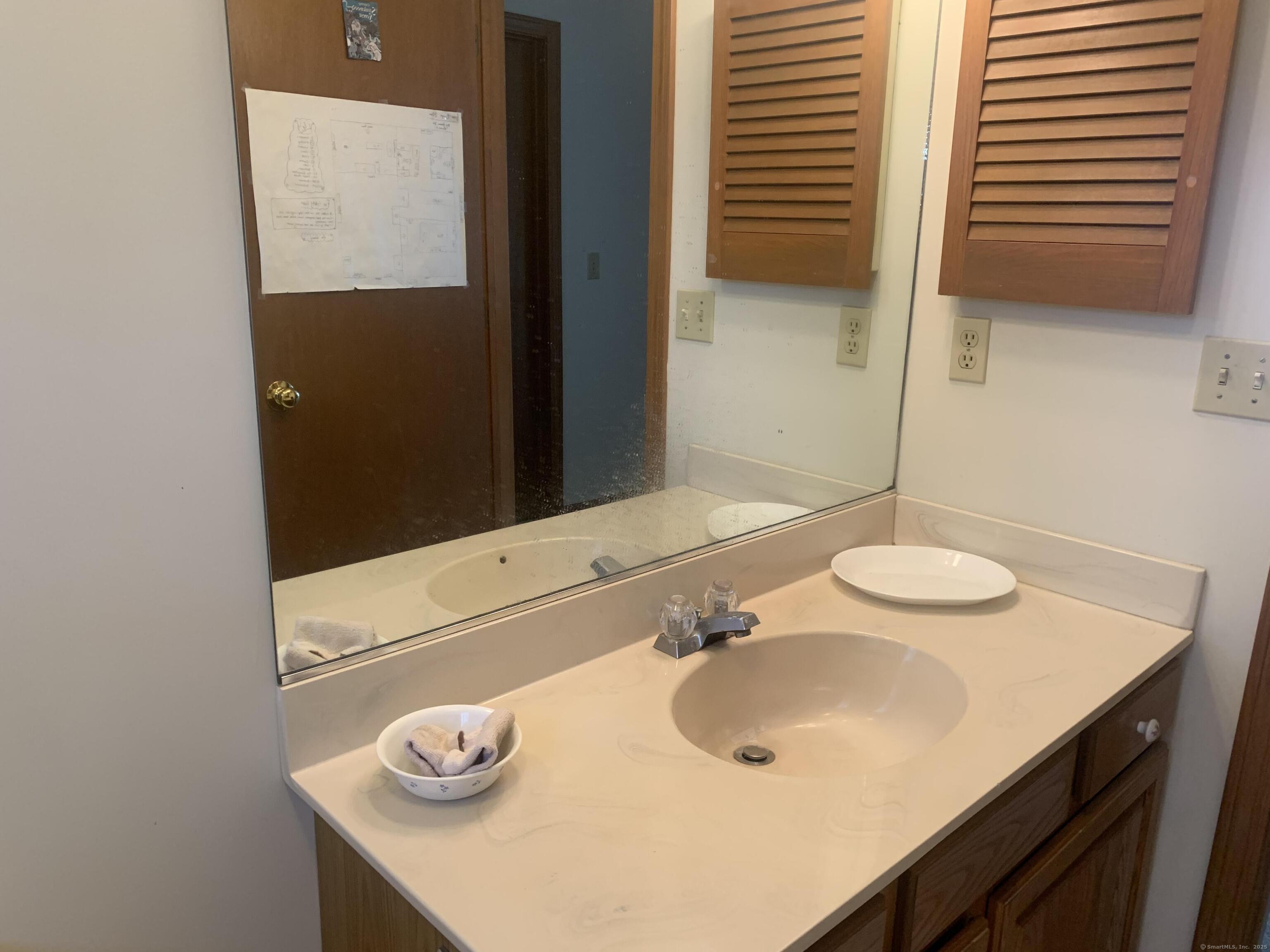 58 Amanda Circle, Windsor, Connecticut image 11