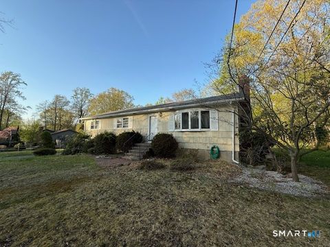 Homes For Sale - 82 Cricket Lane<br/> Fairfield County, Shelton, CT 06484