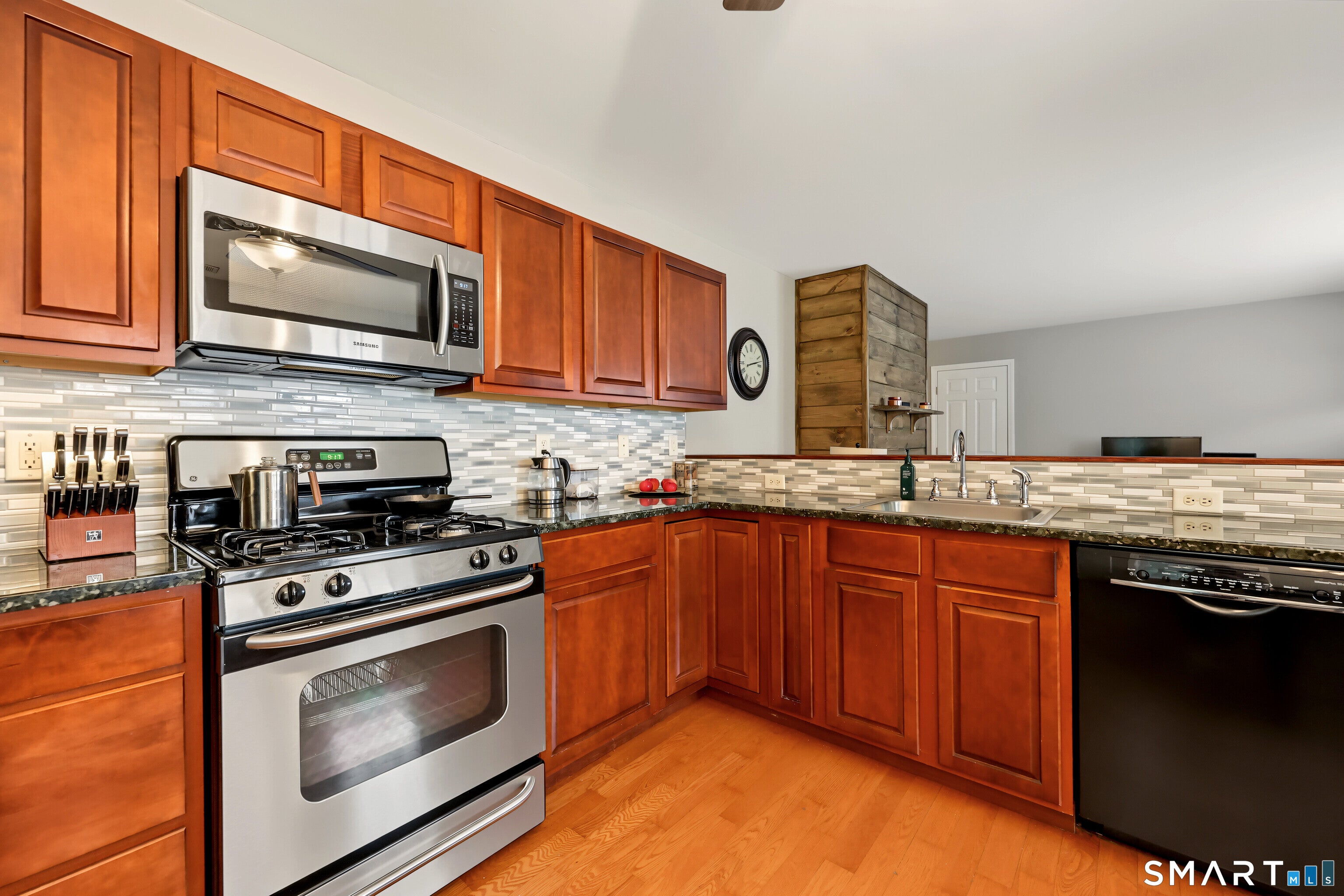 661 West Avenue C15