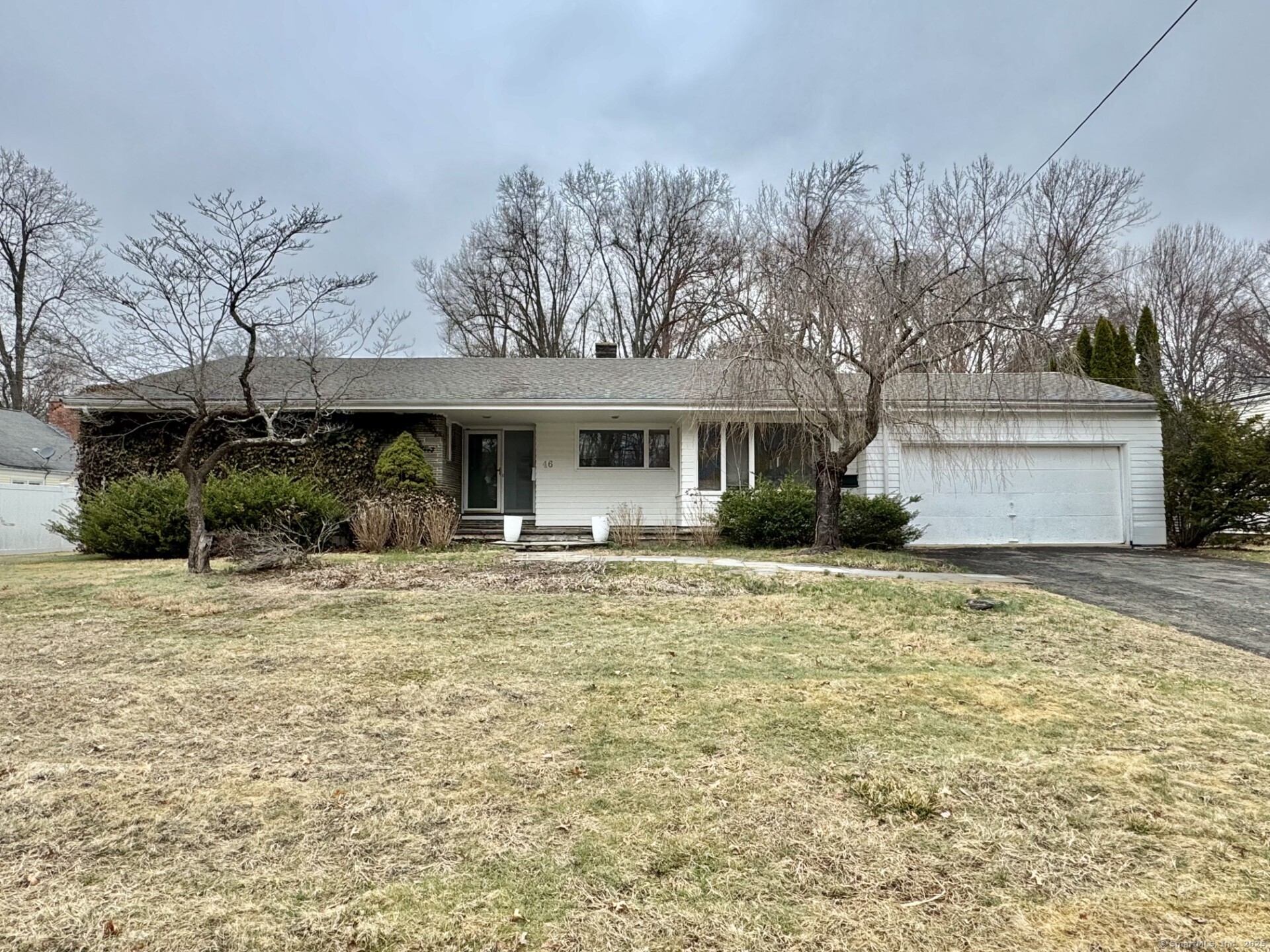 Rental Property at Tumblebrook Lane, West Hartford, Connecticut - Bedrooms: 3 
Bathrooms: 3 
Rooms: 6  - $3,900 MO.